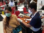 vaksinasi-covid-19-massal-di-jiexpo-kemayoran_20210711_172541.jpg