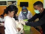 vaksinasi-rabies-hewan-peliharaan-warga-jakarta_20230315_142758.jpg