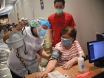 vaksinasi-untuk-lansia-bersama-lippo-malls-dan-siloam-hospital_20210310_010128.jpg