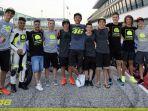 valentino-rossi-bersama-para-muridnya-di-vr46-riders-academy.jpg