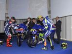 valentino-rossi-dan-jorge-lorenzo-di-yamaha_20160119_152035.jpg