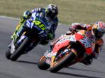 valentino-rossi-dibelakangpedrosa_20160911_222916.jpg