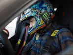 valentino-rossi-jajal-mobil-ferrari-488-pista-2_20180329_191545.jpg
