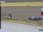 valentino-rossi-keluar-jalur-pada-motogp-jepang-2017-lalu_20181018_110022.jpg