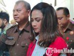 vanessa-angel-jadi-saksi-prostitusi-online-di-pn-surabaya.jpg