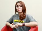 vega-darwanti-isi-program-ramadhan-antv_20170516_204422.jpg
