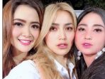 vega-dawrwanti-jessica-iskandar-dan-dewi-perssik_20180601_115812.jpg