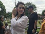 velove-vexia-saat-pemakaman-yanti-noor_1.jpg