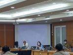 viani-limardi-ikut-rapat-dprd.jpg