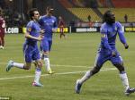 victor-moses-right-celebrates.jpg