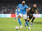 victor-osimhen-mengontrol-bola-pada-pertandingan-sepak-bola-grup-c.jpg
