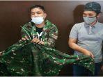 video-call-pakai-baju-tni.jpg
