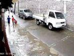 video-capture-detik-detik-seorang-bocah-terlindaj.jpg