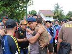 video-evakuasi-penyelamatan-bocah-anak-kecil-dalam-mobil-tsunami-pantai-banten-lampung.jpg