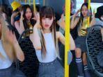 video-klip-lagu-super-shy-oleh-newjeans.jpg