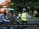 video-kocak-seberapa-greget-lo-yang-dilakukan-anggota-polisi_20181021_162131.jpg