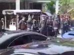 video-satpam-geruduk-rumah-warga-di-kawasan.jpg