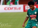 video-sikutan-kapten-pss-sleman-yang-berbuah-kartu-merah_20180726_181631.jpg