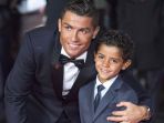 video-tembakan-bebas-anak-cristiano-ronaldo-sangat-berkelas_20170422_151959.jpg