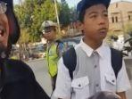 video-viral-pria-nangis-saat-ditilang-padahal-surat-lengkap-ternyata-gara-gara-keponakan-bandel.jpg