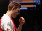 viktor-axelsen-tidak-lanjutkan-pertandingan-karena-sakit_20160602_143808.jpg