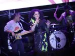 vina-panduwinata-tampil-memukau-di-the-90s-festival_20191125_142123.jpg