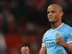 vincent-kompany-botak_20141214_060232.jpg