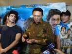 vino-g-bastian-nonton-film-warkop-dki_20160926_093942.jpg