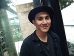 vino-g-bastian-saat-acara-syukuran-film-chrisye_20170201_175938.jpg