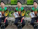 viral-cerita-haru-pria-kenang-bawa-foto-almarhum-ibu-saat-wisuda-buat-netizen-banjir-air-mata.jpg