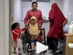 viral-demi-rawat-istri-yang-sakit-kanker-otak-suami-rela-resign-kerja.jpg