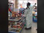 viral-pria-ngamuk-di-indomaret-setelah-mendapatkan-sumbangan-rp-1000.jpg