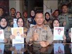 viral-satpol-pp-garut-dukung-gibran.jpg