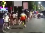 viral-sepeda-langgar-lampu-lalu-lintas.jpg