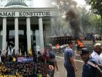 viral-video-demo-di-depan-mahkamah-konstitusi-hingga-rusuh-polri-ungkap-fakta-sebenarnya_20180916_095120.jpg