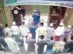 viral-video-imam-masjid-di-pekanbaru-ditampar.jpg