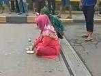 viral-video-paranormal-gelar-ritual-di-jembatan-kembar-hingga-membuat-jalan-macet-ini-alasannya.jpg