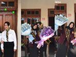 viral-video-seorang-wanita-jalani-ujian-sidang-tesis-bareng-dengan-ibu-angkatnya.jpg