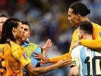 virgil-van-dijk-bela-lionel-messi.jpg