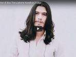 virzha-ngamen-di-bus-transjakarta-nanyikan-3-lagu_20180327_153150.jpg