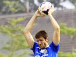 vladimir-vujovic-lemparan-bebas_20141130_072920.jpg