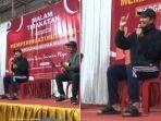 vokalis-sheila-on-7-duta-malam-tirakatan-nyanyi.jpg