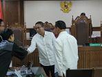 vonis-mantan-direktur-utama-prasarana-perkeretaapian-djka-kemenhub-harno-trimadi-dan-ppk-fadliansyah.jpg
