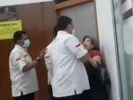 vperempuan-protes-ke-hakim-yang-diduga-hi.jpg