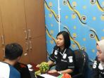 wa-saat-diperiksa-penyidik-unit-pelayanan-perempuan-dan-anak-polresta-depo_20180607_161412.jpg