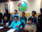 wadir-ditnarkoba-polda-bali-akbp-sudjarwoko-menyatakan-tiga-tersangka-hariyanto-31_20171026_170728.jpg
