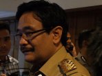 wagub-dki-beri-keterangan-pers-tentang-haji-2016_20160805_130747.jpg