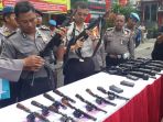 waka-polres-pelabuhan-tanjung-perak-surabaya-kompol-arief-kristanto_20180123_123714.jpg