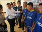 wakapolres-pasuruan-kompol-herlina-saat-eluarga-yang-merencanakan-pembunuhan-sadis-p_20180115_152612.jpg