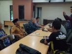 wakil-bupati-hst-ha-chairansyah-didampingi-sekda-hst-h-akhmad-tamzil_20180105_004817.jpg